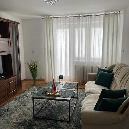 Green Apartment Koło Buitenkant foto